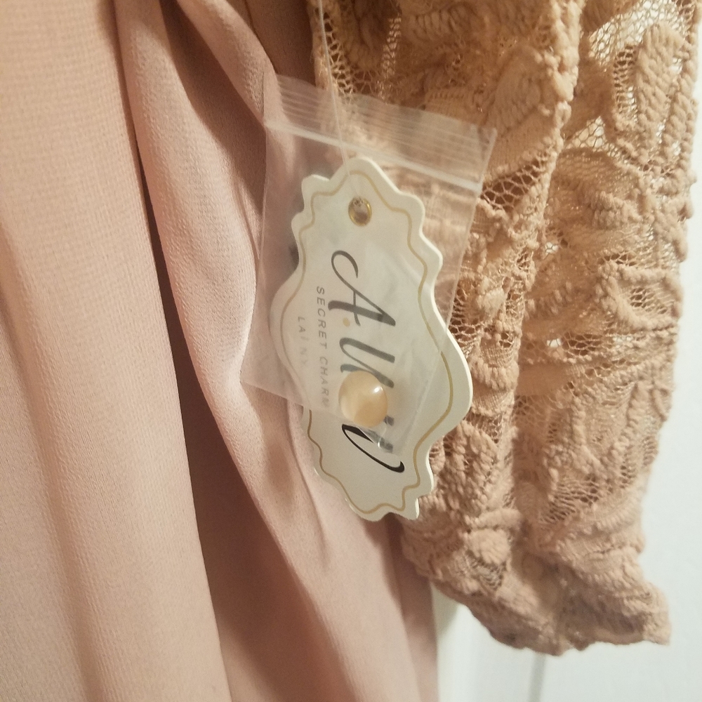 Dress - Picture 6 of 8